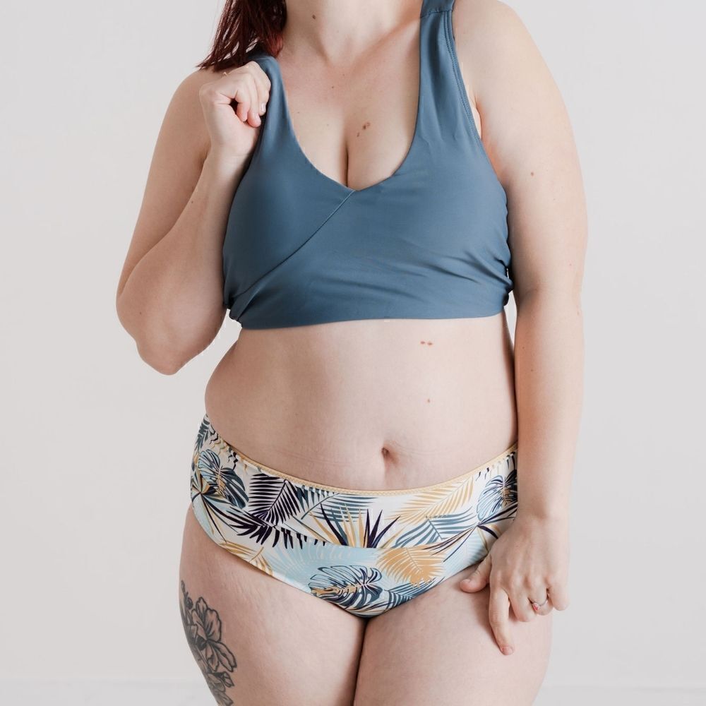 Crossback Athletic Bikini Swimsuit Top Sports Bralette Green Size Small - Picture 16 of 16